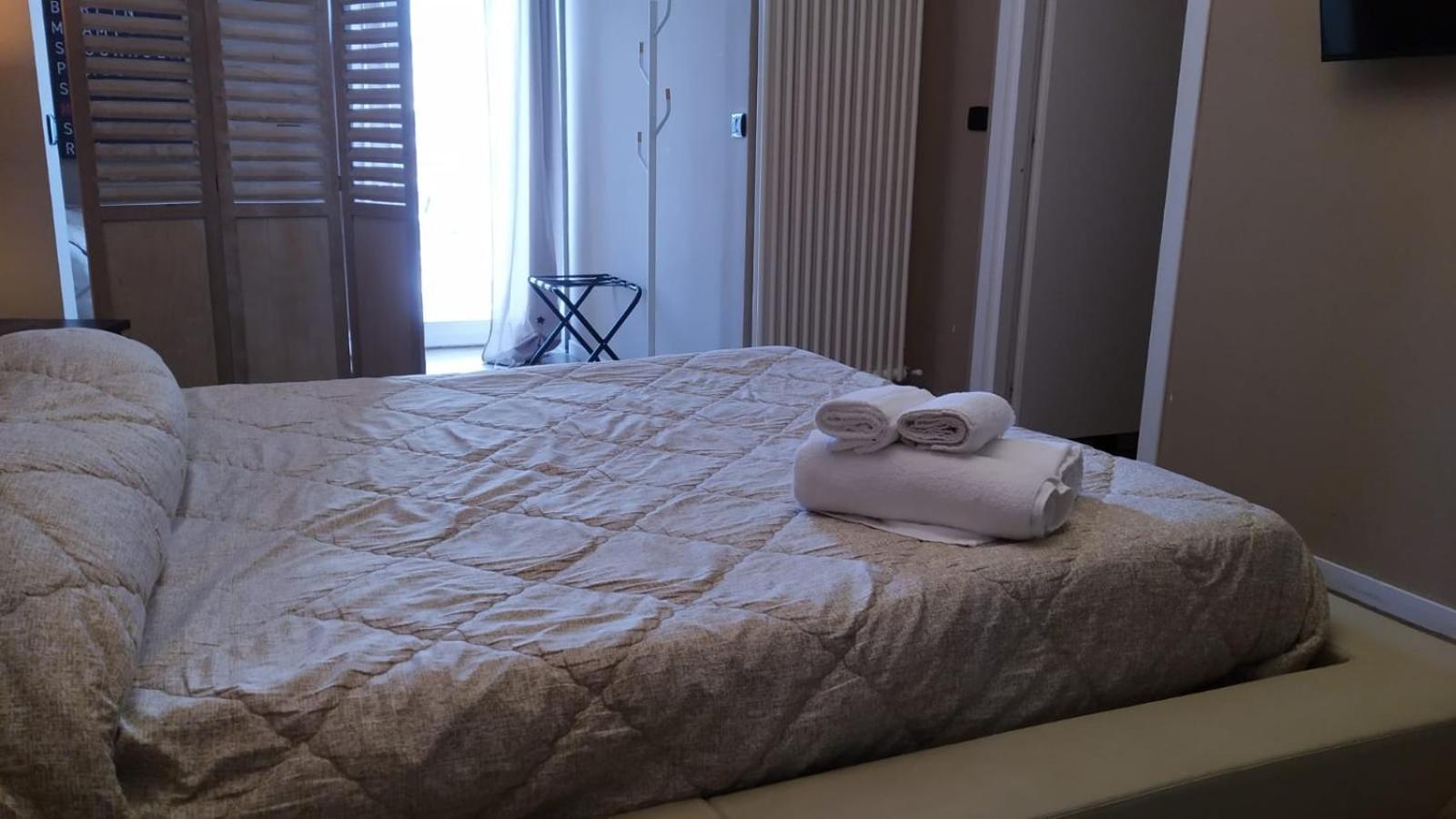 Cconforthotels R&B Cavour Bari Bagian luar foto